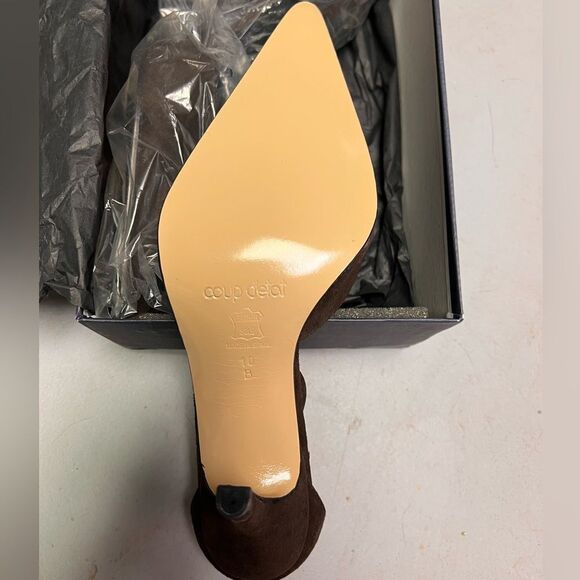 Coup D'etat Suede T Strap Dark Brown Pointed Toe Pumps Womens Size 10 NWB - Picture 10 of 12